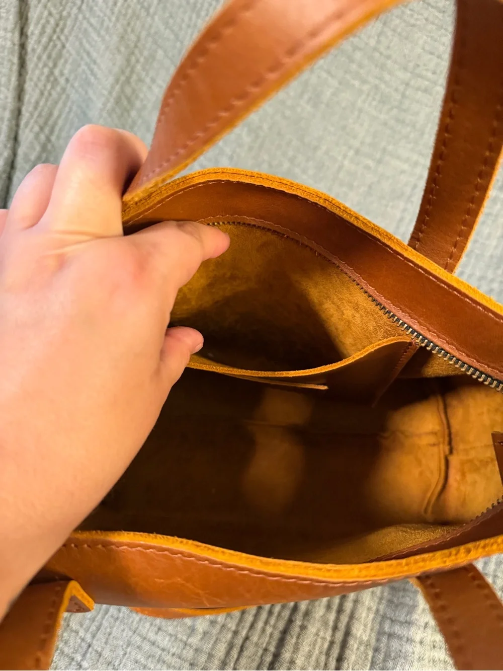 Portland Leather Medium Crossbody Tote with zipper - light brown